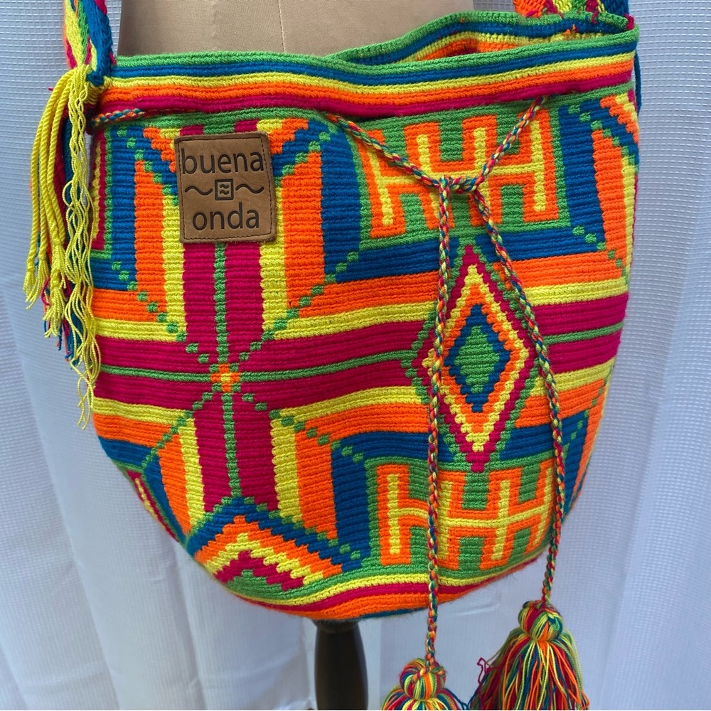 BUENA ONDA Wayuu Mochila Colombian Tribal Handmade Crocheted Crossbody